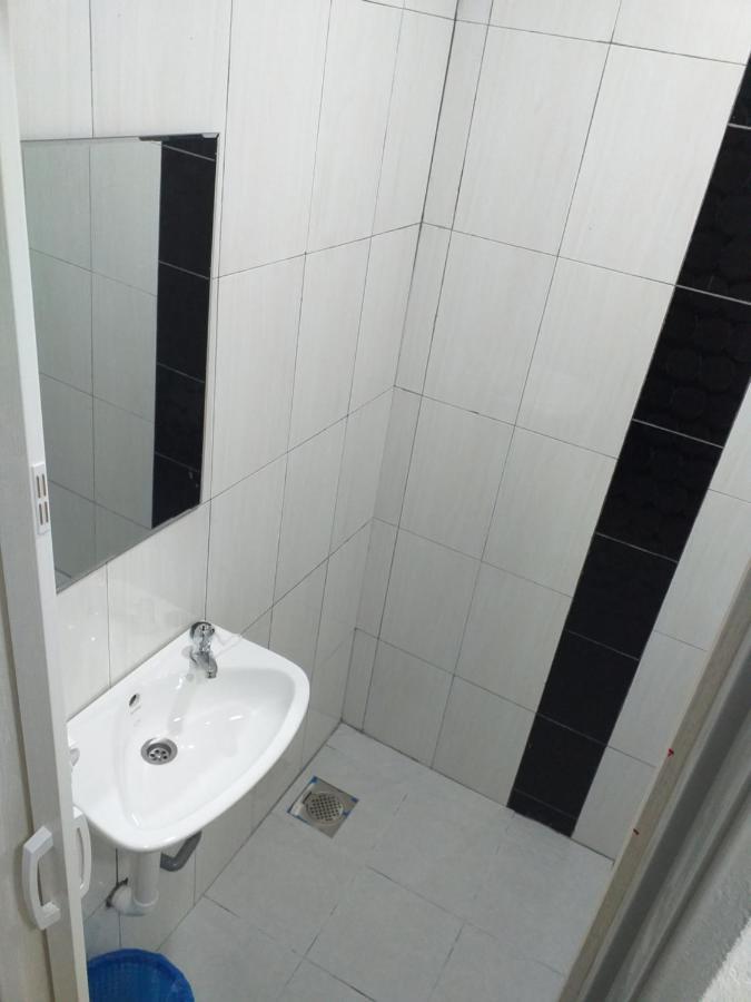 Orange Villa Hotel Near Palm Mall Серембан Екстериор снимка