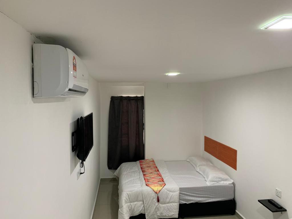 Orange Villa Hotel Near Palm Mall Серембан Екстериор снимка