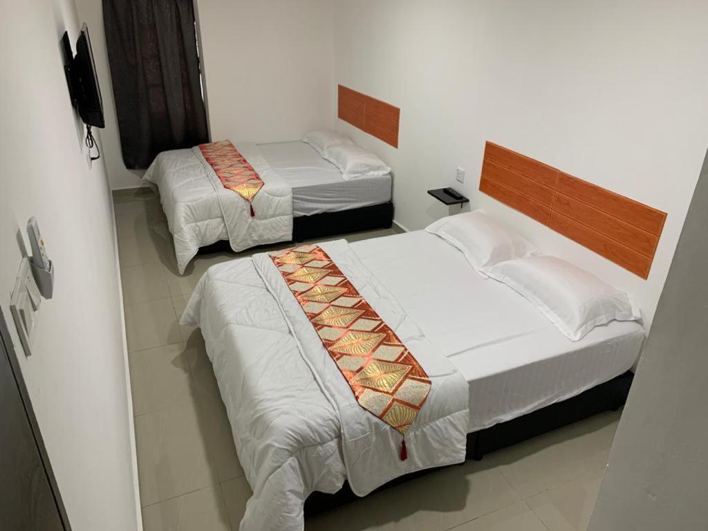 Orange Villa Hotel Near Palm Mall Серембан Екстериор снимка